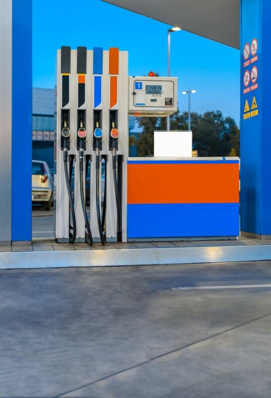 NESTAŠICA BENZINA U AUSTRIJI Potorošači u panici kupuju enormne količine goriva na pumpama