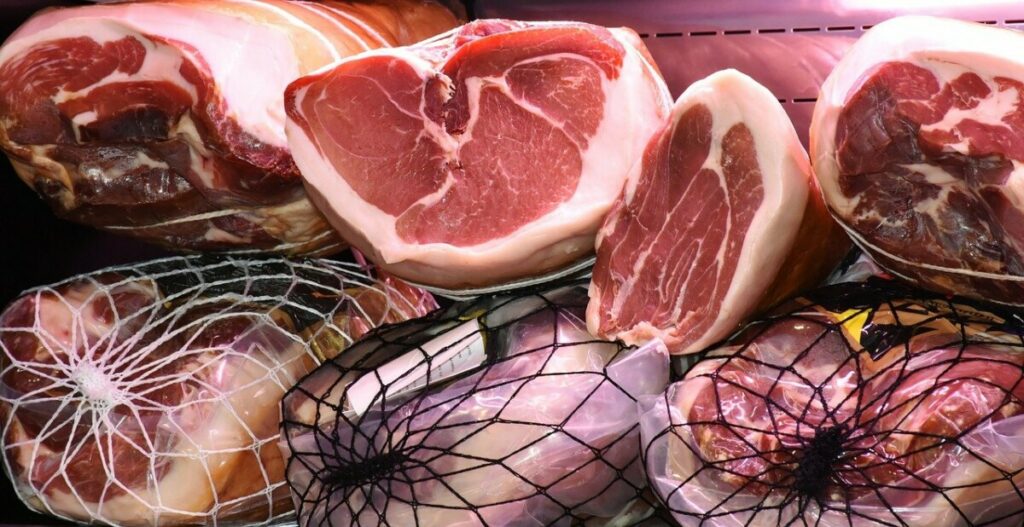 OZNAKA MORA DA BUDE JASNO VIDLJIVA Od 1. aprila domaće meso obeleženo, evo šta će tačno da piše