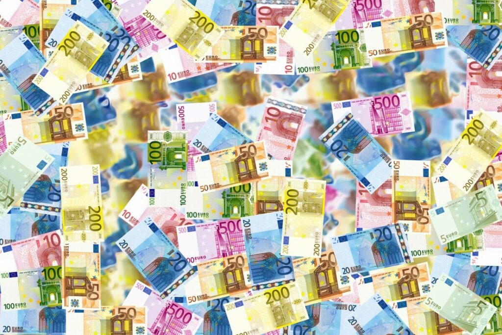 IZUZETNA GOMILA PARA U Hrvatsku stiže 350 tona pozajmljenih novčanica evra