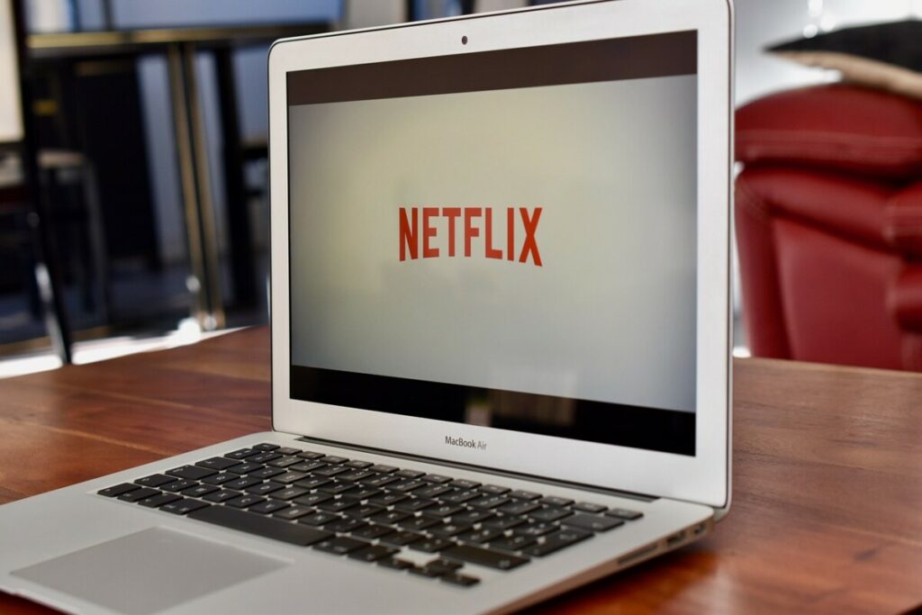 I NJIMA SE DRMA KAVEZ Netflix beleži pad akcija od 25 odsto