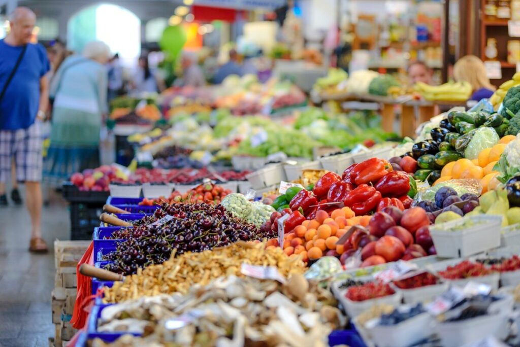 PORED GORIVA ODOŠE I CENE HRANE Očekuje se poskupljenje voća i povrća – produžena zima i kriza u Ukrajini imaju veliki uticaj
