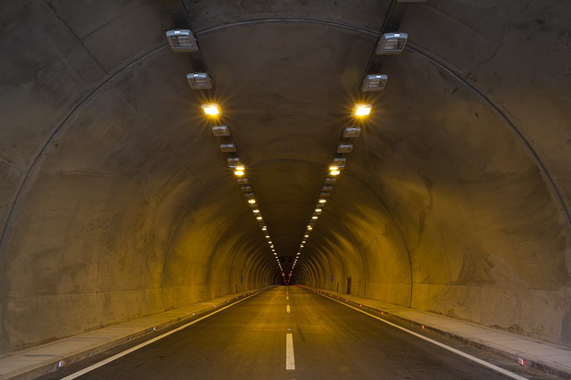 PRESEK UČINKA ZA 100 DANA Probijena su dva tunela, započet je jedan koji će biti najduži u Srbiji