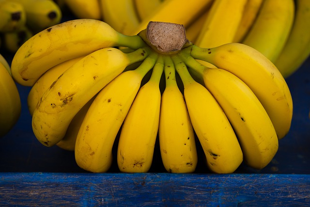 NAJSLAĐE VOĆE KOJE DAJE NAJVIŠE ENERGIJE Banane imaju nekoliko pravila kada treba da ih jedemo