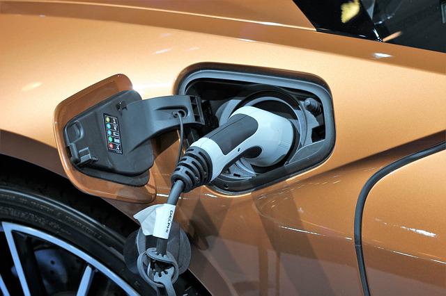 POSLE TELEFONA, KREĆU SA AUTOMOBILIMA Gigant Xaomi će praviti električna vozila – najavljuju i revolucionarnu bateriju (VIDEO)