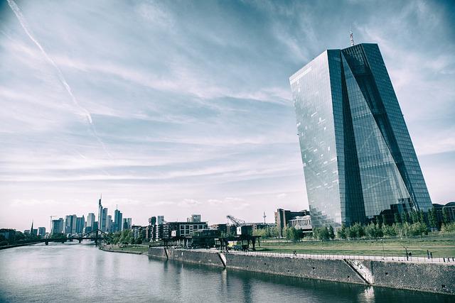 UGLEDALI SE NA FED Evropska centralna banka diže kamatne stope
