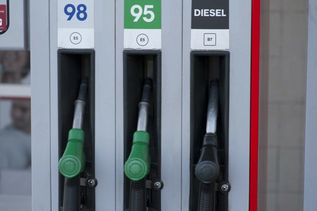 DO 31. JULA Zvanično – vlada Srbije produžila je trajanje ograničenja cene goriva
