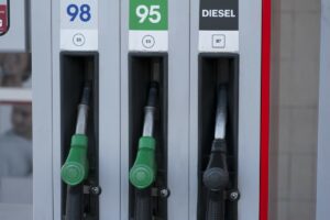 POSLE NIZA POJEFTINJENJA – MANJE POSKUPLJENJE Novi cenovnik goriva za sledećih 7 dana