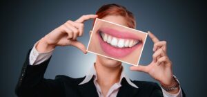 HOLIVUDSKI OSMEH JE ŽELJA SVIH Najveći neprijatelji zuba, navike koje ćete sigurno izmeniti