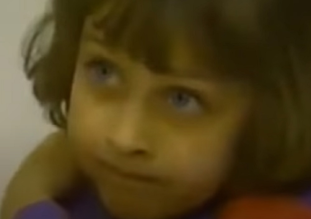 LICE ZLOG DETETA Kada je imala šest godina, mučila je i pokušala je da ubije rođenog brata… (VIDEO)