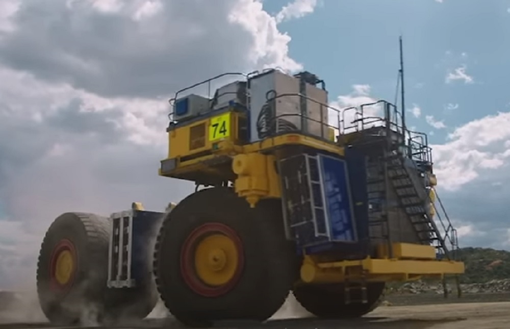 KORISNO ČUDOVIŠTE Kamion koji se kreće na vodonik visok je kao zgrada (VIDEO)