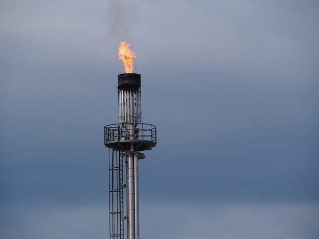 MEDVEDEV UPOZORIO JAPAN „Ne igrajte se sa nepromišljenim odlukama – cena nafte može otići iznad 400 dolara po barelu“
