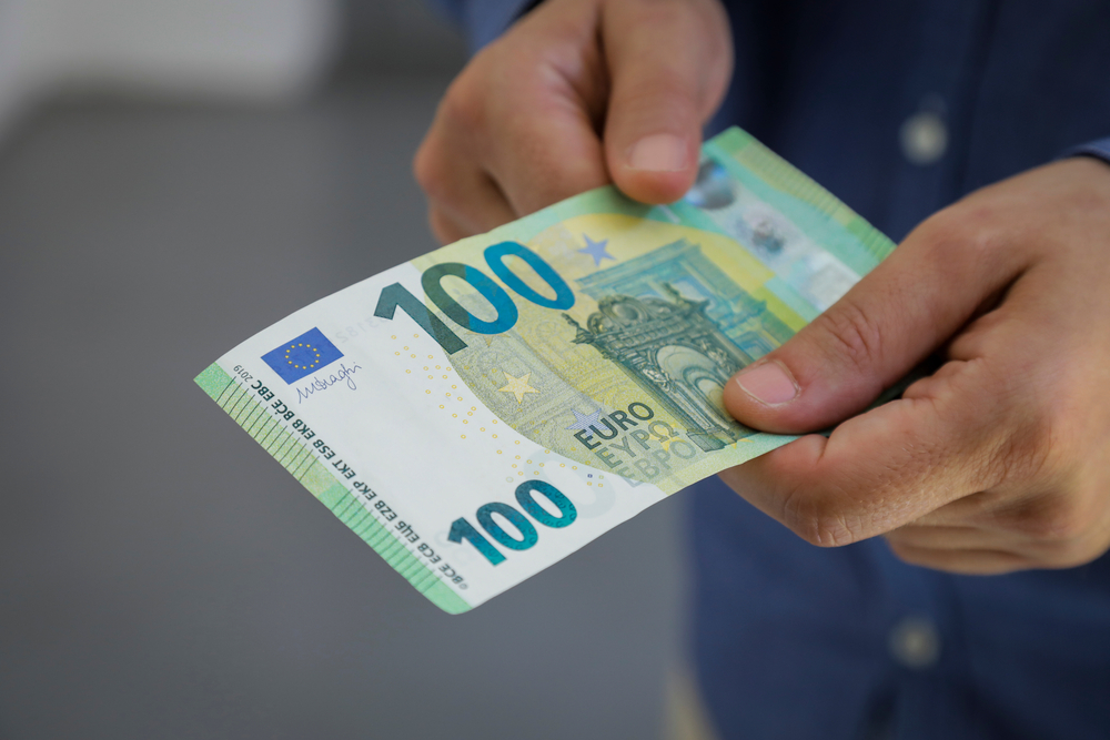 UKOLIKO NISTE, PRIJAVITE SE ODMAH Početkom juna kreće isplata od 100 evra jednoj grupi građana