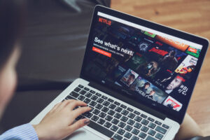 NAJPRE STROGA PRAVILA, A SAD OVO Netflix potpuno ukinuo srpski jezik, a ovo je razlog