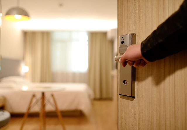 NAJSKUPLJI HOTELI NA SVETU U jednom čak plivaju ajkule iznad vaših glava dok spavate, cena – kao stan u Beogradu