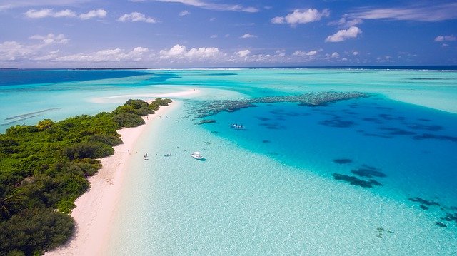 RAJ NA ZEMLJI SA TIRKIZNOM BOJOM VODE Maldivi prave jedinstven plutajući grad za 20.000 stanovnika (VIDEO)