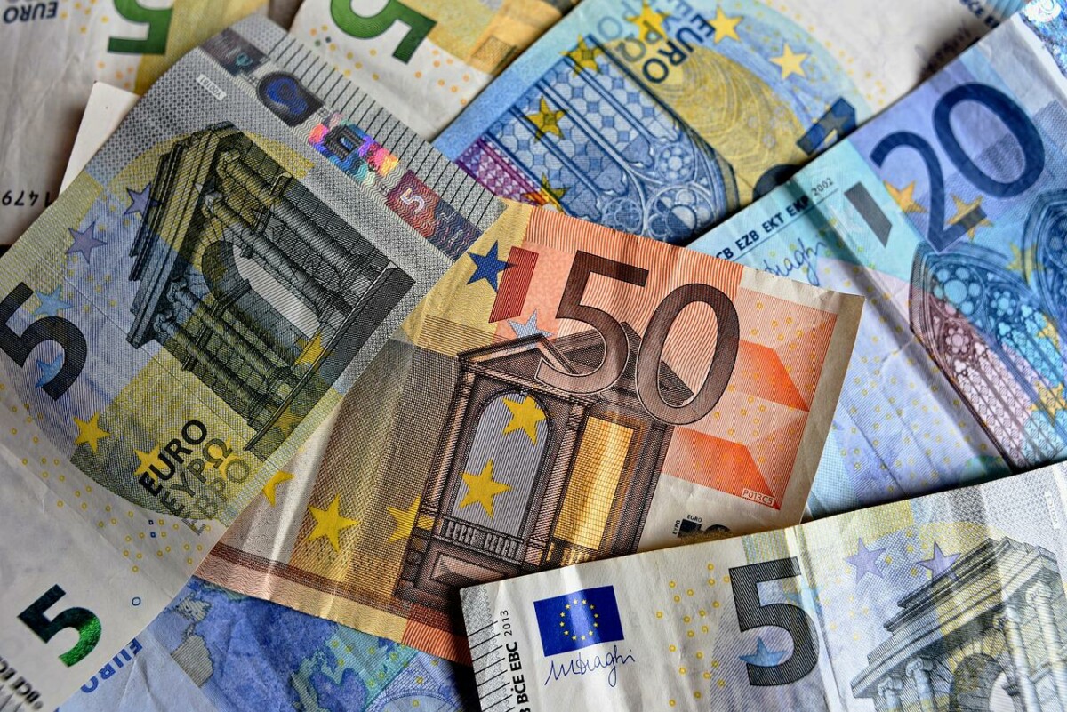 Finansije Evro Novac Pare