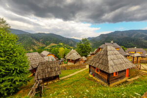 VIŠE OD 800.000 NOĆENJA U samo jednom mesecu Srbiju je posetilo 313.374 turista – koje lokacije su napopularnije