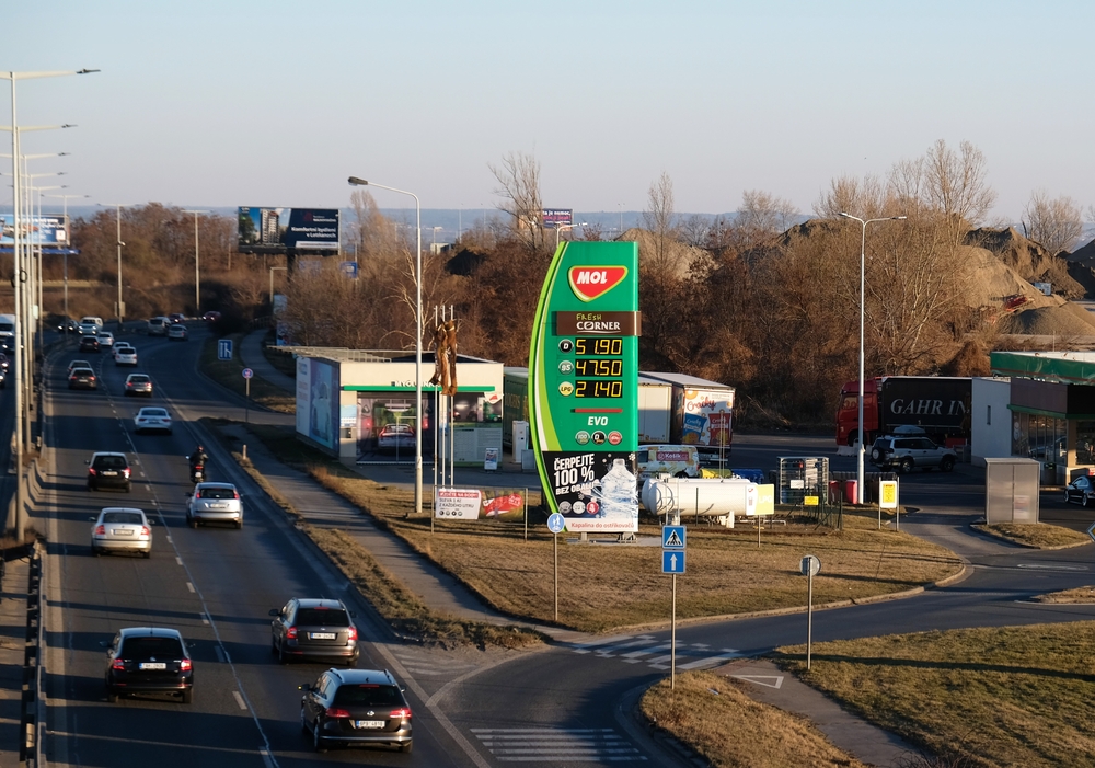 SUOČAVANJE S OZBILJNOM SITUACIJOM Izvršni direktor mađarskog MOL-a pozvao na ukidanje ograničenja cena goriva