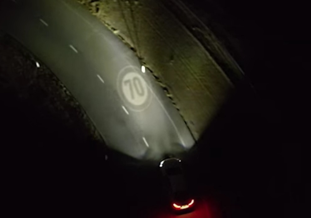 NOVA, DALEKOVIDA GENERACIJA Automobil koji projektuje saobraćajne znake na putu (VIDEO)