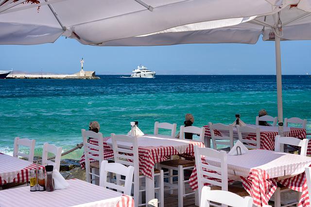 GRCI NASTAVLJAJU DA „DERU“ TURISTE PO DŽEPU U baru na plaži nekoliko ostriga i dva pića platili su kao ceo aranžman – ovaj restoran definitivno treba izbeći