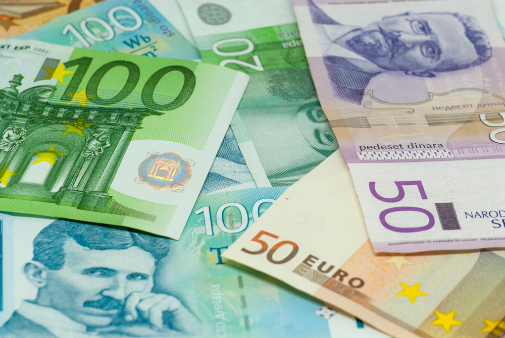 OGLASILA SE NBS Zvanični srednji kurs dinara prema evru za petak