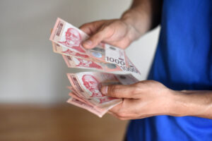 PROSVETARIMA LEŽE POVIŠICA Nastavnici danas dobijaju više od 8.000 dinara, krajem februara još para