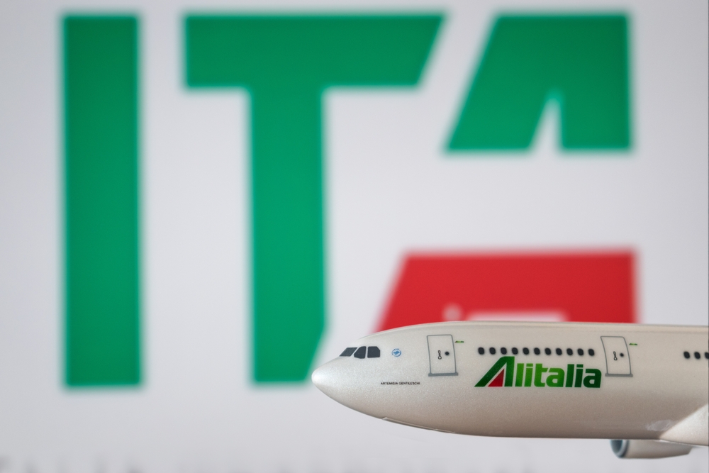 STOJE U REDU ZA PREUZIMANJE BIVŠE ALITALIJE U ponoć istekao rok za preuzimanje italijanskog nacionalnog avio-prevoznika