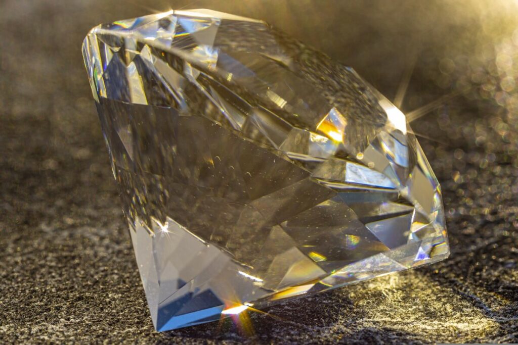 SVE JE NA UDARU, OSIM… Od 10 paketa sankcija, nijedan nije zakačio dijamante