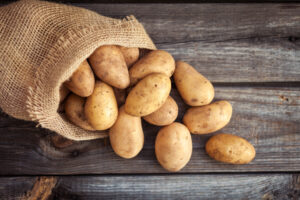 POSKUPEO JE, ČUVAJTE GA Nov način čuvanja garantuje da će krompir biti jestiv šest meseci!