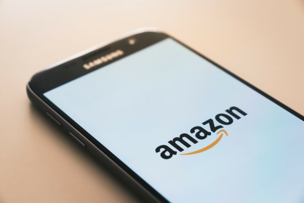 ZATVORSKA KAZNA ZA OVAKVE PREKRŠAJE Zbog lažnih recenzija i gomile para Amazon morao da odreaguje
