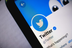 POKUŠAVAJU DA OTKRIJU IDENTITET Kodovi izvornog Tvitera isplivali u javnost, kompanija preuzela pravne korake