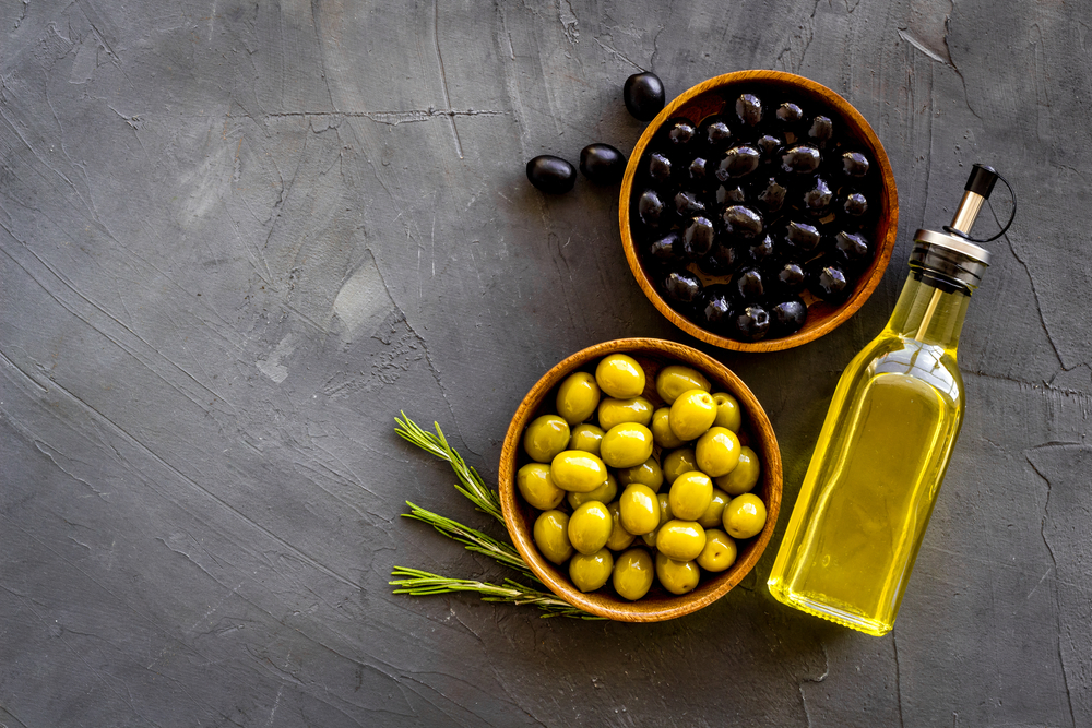 GLEDAJTE CENU I BOJU Maslinovo ulje mešaju sa suncokretovim – i ima razloga za to