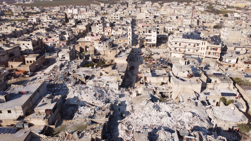 DA SU SVE TAKO GRAĐENE… Zgrade u Turskoj su padale kao kule od karata – jedna je ostala netaknuta, zna se i zašto (FOTO)