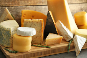 OPASNOST OD ZARAZE Sa tržišta u Hrvatskoj povučen sir – možda sadrži opasnu bakteriju