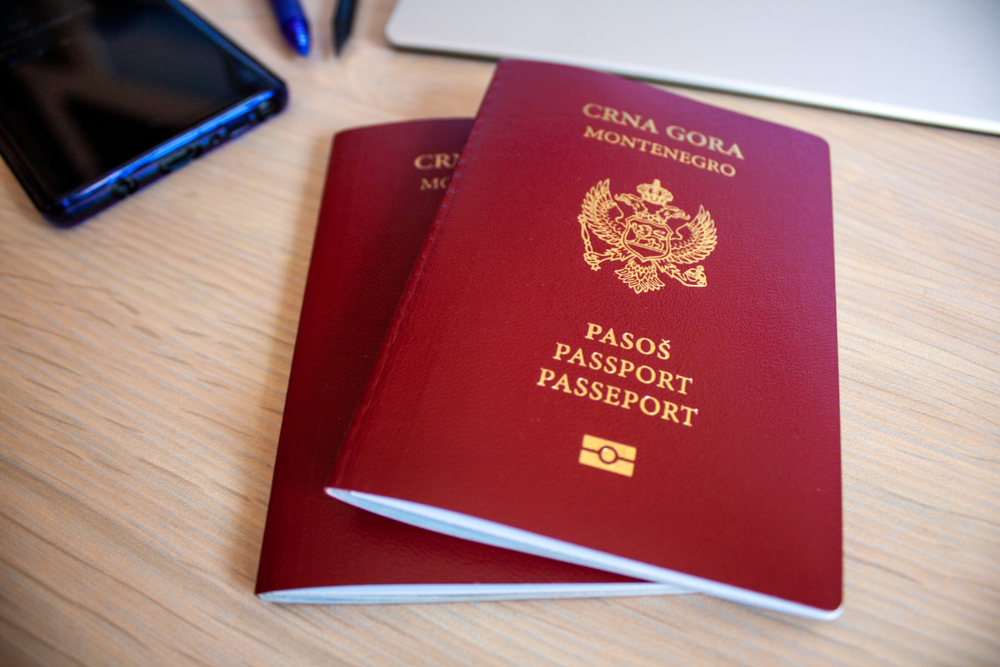 Crnogorski pasoš, Crna Gora