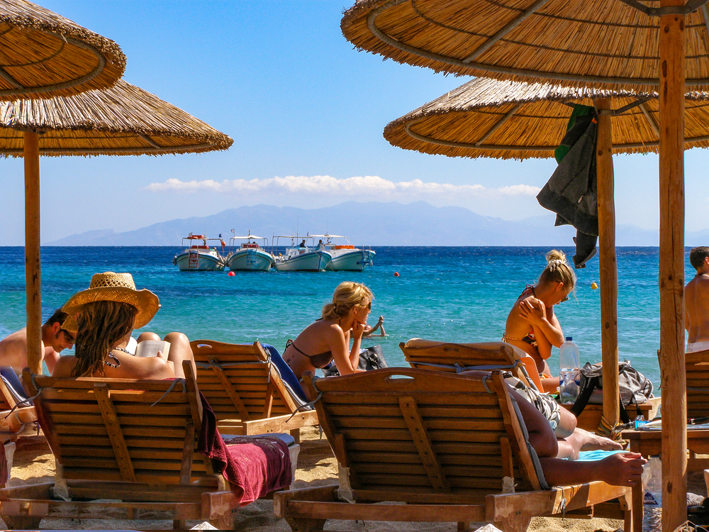 LEŽALJKA VIŠE NE KOŠTA SAMO JEDNO PIĆE Grci odredili sumu koju morate da potrošite na plaži