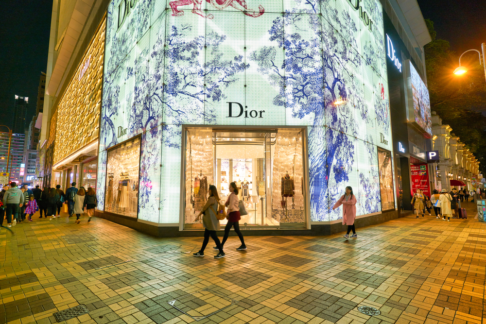 NAJBOGATIJI ČOVEK NA SVETU POD ISTRAGOM! Sumnjaju da je vlasnik Diora prao novac