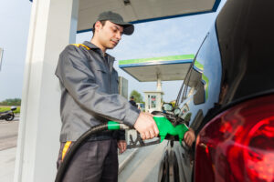 „MORAMO DA ZAŠTITIMO NAROD“ Tiče se cene goriva – Vučić moli vladu da pomogne
