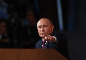 SAM PROTIV ZAPADA Putinova Rusija i pored svih sankcija beleži rast