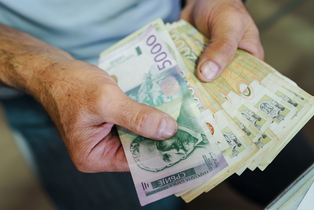 MOŽDA IMATE BAŠ TAKVU U DŽEPU Novčanica od 5.000 dinara može da vredi čak 1.500 evra