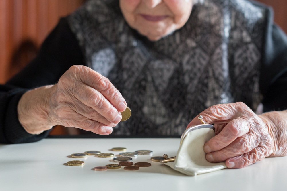 ŽRTVE „SKRIVENOG SIROMAŠTVA“ Penzionerka u Nemačkoj jedva sastavlja kraj s krajem – ima 77 godina, a mora da radi