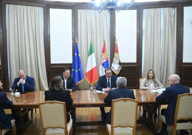 ZA POTENCIJALNU SARADNJU U BROJNIM OBLASTIMA Vučić se sastao sa predstavnicima Italijanske razvojne banke