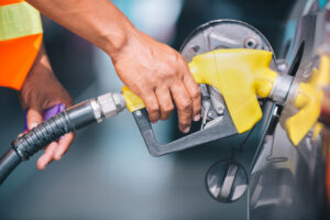 POJEFTINILI I DIZEL I BENZIN Stigle su nove cene goriva
