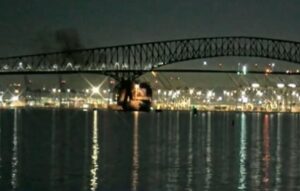 KATASTROFA U SAD-u Brod udario u most i srušio ga (VIDEO)