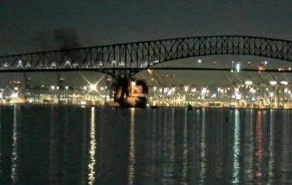 KATASTROFA U SAD-u Brod udario u most i srušio ga (VIDEO)