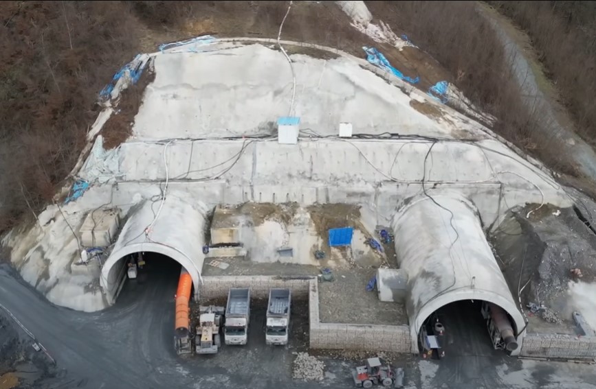 OGROMAN POSAO Pogledajte kako teče gradnja najsloženijeg tunela u Srbiji (VIDEO)