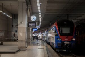 Klima, internet, čokoladice, sokovi, to sve ima u novom vozu od Beograda do Užica