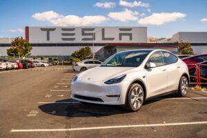 Kvar opasan po život – Tesla povlači 125.227 vozila u SAD-u
